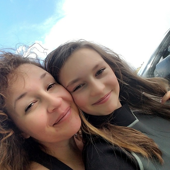 Meet your Posher, Anna - Picture 2 of 4